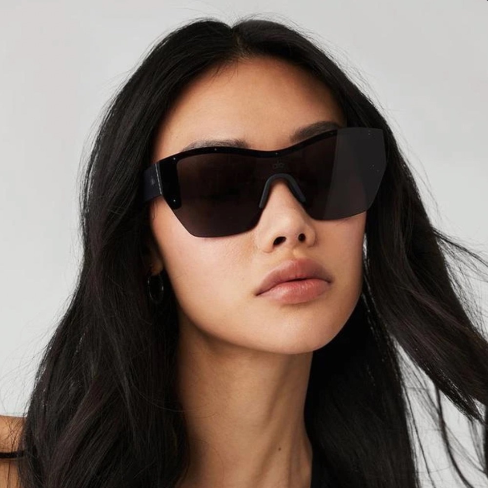 Alo Yoga Stunner Sunglasses